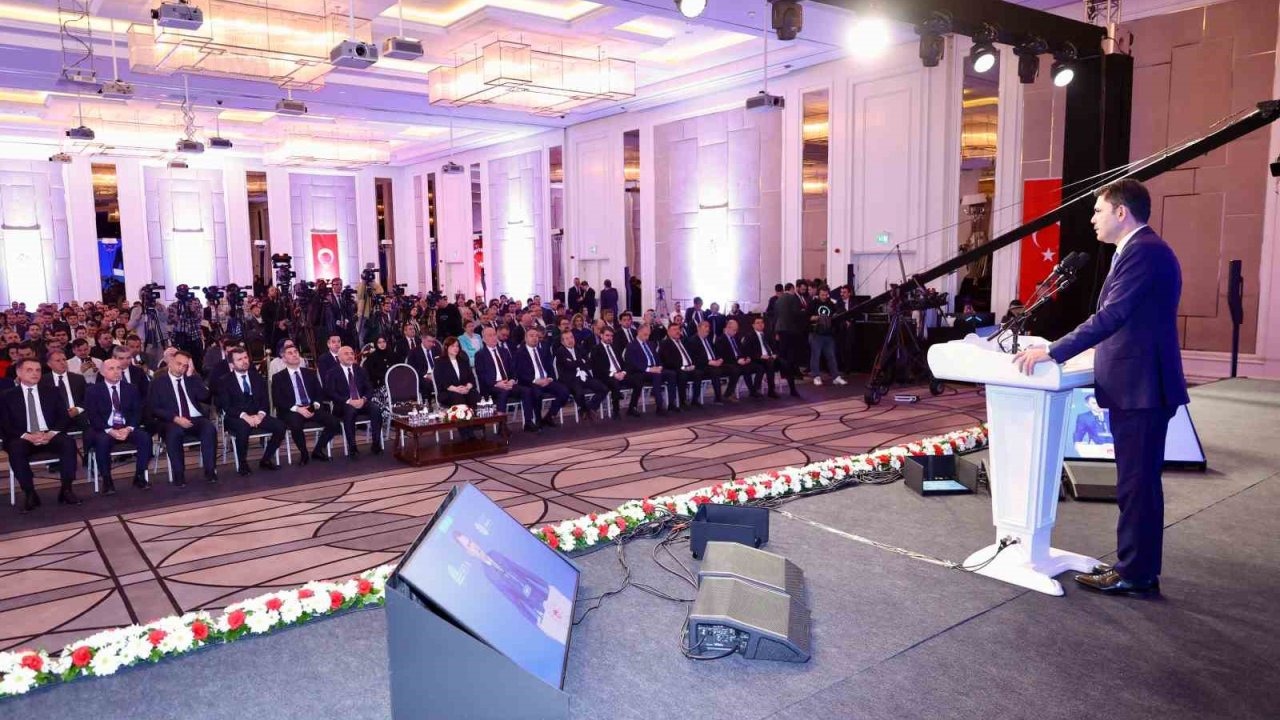 Bakan Kurum: "İstikrarsızlık süreci ve iklim değişikliği ekolojik beka meselesidir"