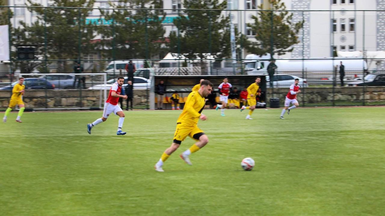 Bayburt 1. Amatör’de ilk devre sona erdi: Zirve Bayburtspor’un!