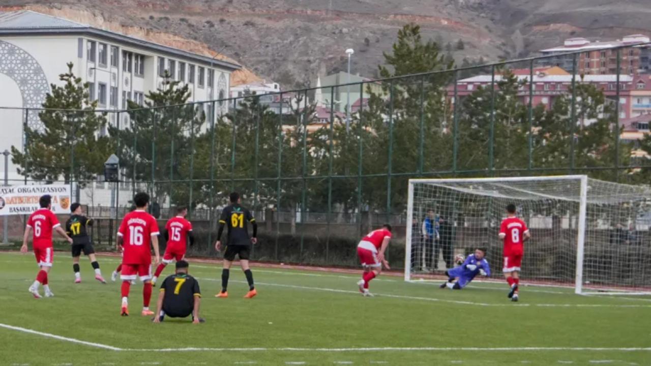 Bayburt'ta hafta sonu futbol mesaisi