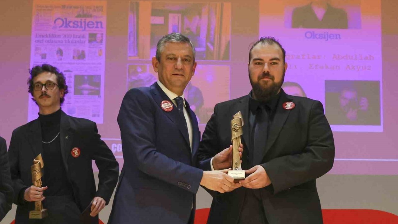 CHP Genel Başkanı Özel: "Gazetecilerin emeklerinin sömürülmediği bir Türkiye’ye ihtiyaç var"