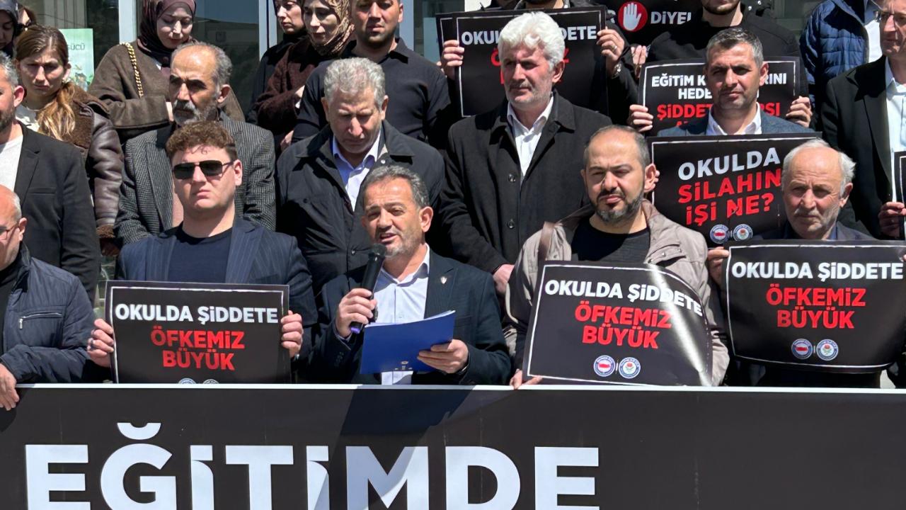 Eğitim Bir-Sen: "Öğretmen sahipsiz değildir, artık yeter!"