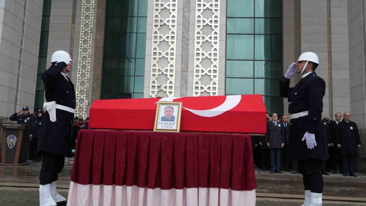 Polis memuru dualarla uğurlandı