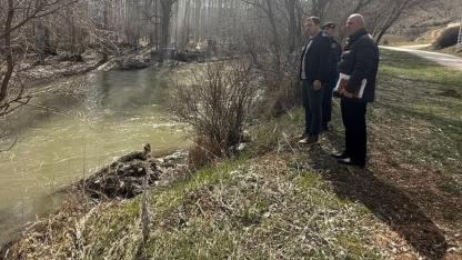 Sahada inceleme, köyde sohbet: Kaymakam Bayram köylerde...