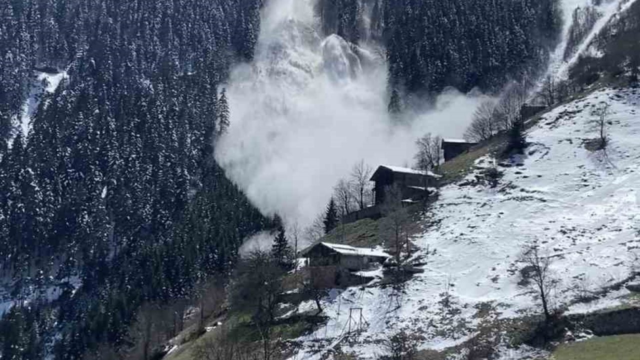 Trabzon’daki çığ anı cep telefonu kamerasına yansıdı