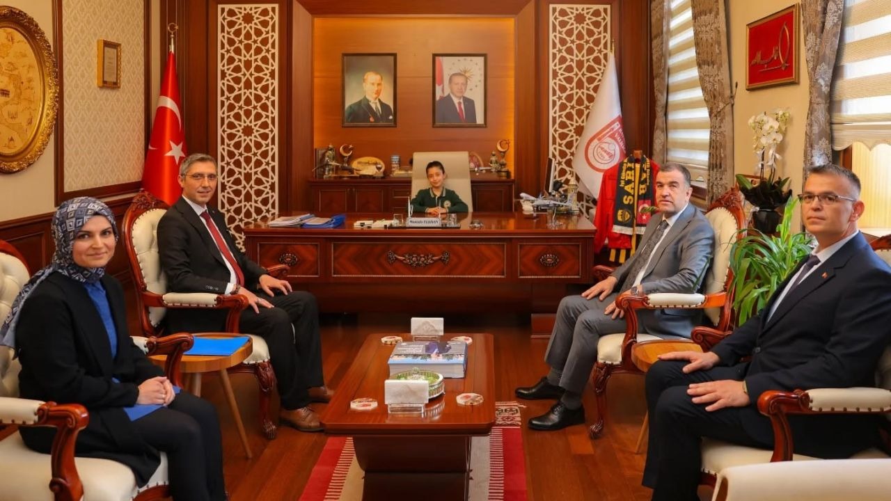 Vali koltuğuna Ecren Nisa oturdu