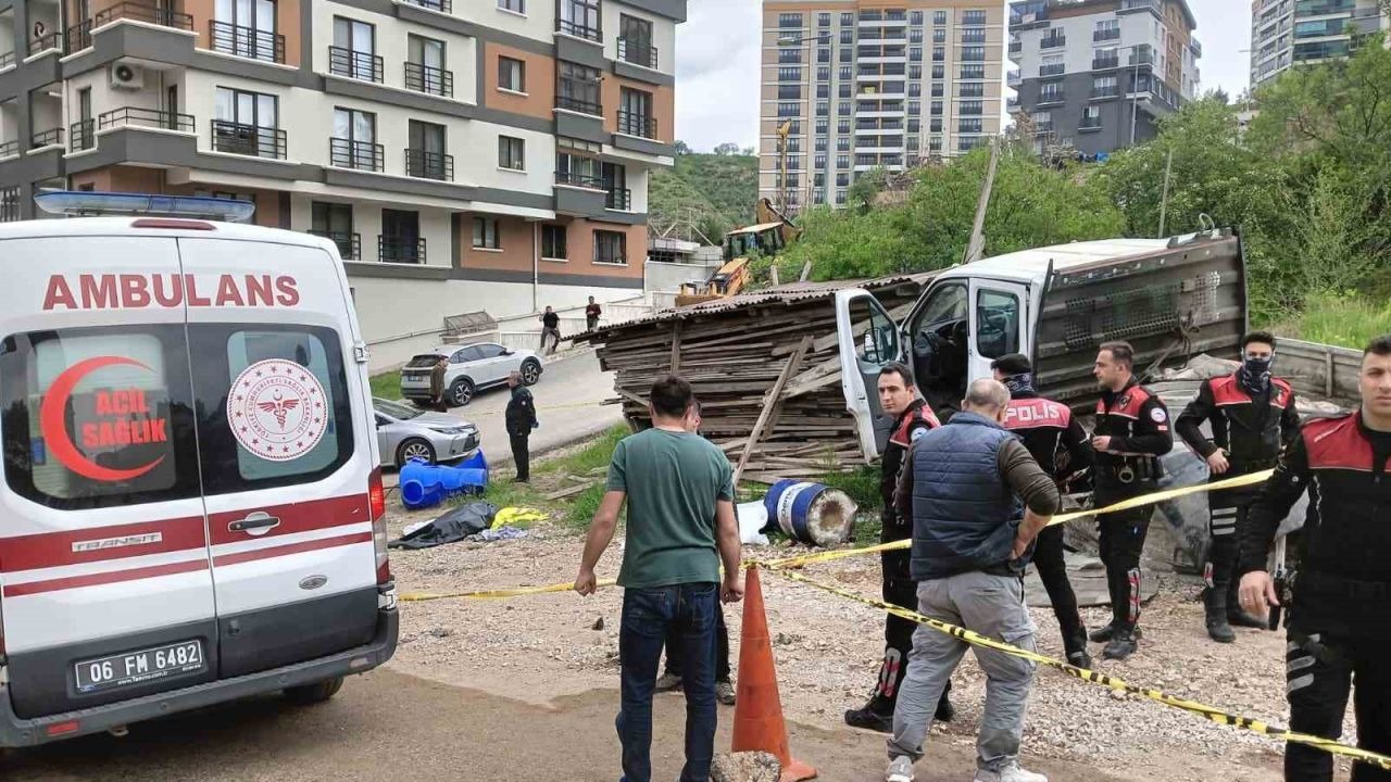 1 Mayıs İşçi Bayramı’nda kamyon altında kalan 2 işçi hayatını kaybetti