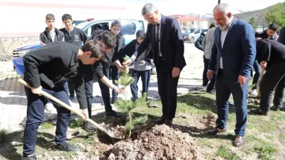 fidanlar toprakla buluştu...