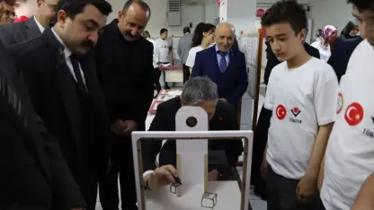 Bayburt Ortaokulu öğrencilerinden bilim fuarı