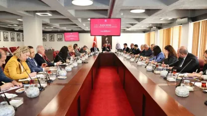 İlaç firmaları Atatürk Üniversitesinde bir araya geldi; Hedef: İlaçta Ar-Ge ve yerli üretim ile sağlıkta tam bağımsız Türkiye
