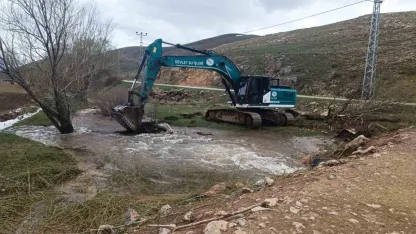Kar sularına karşı dere yataklarında önlem alındı