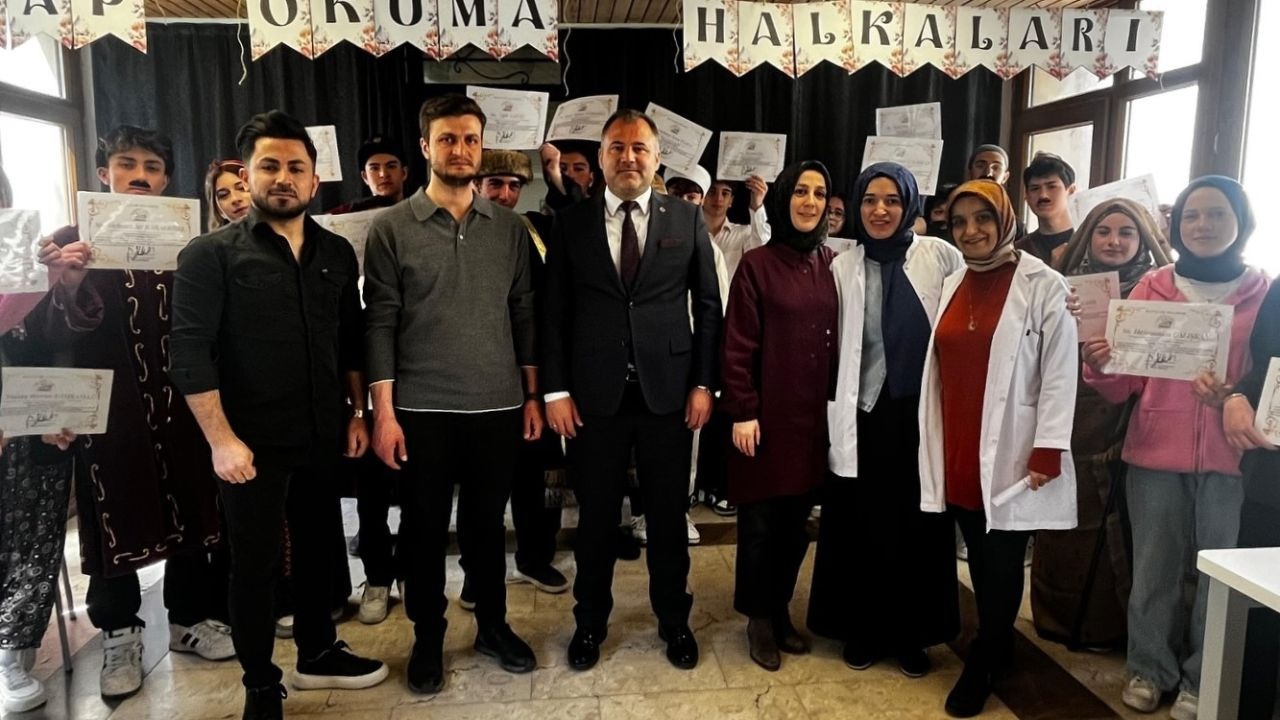 Bayburt Lisesi'nde kitaplar sahneye taşındı